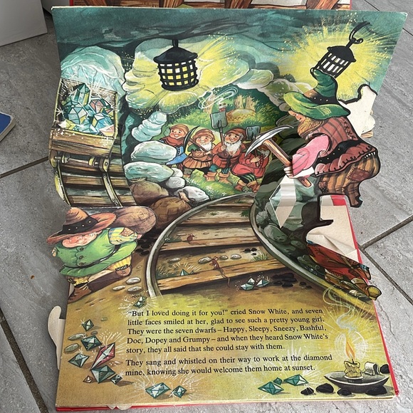 Vintage pop up picture stories - Picture 2 of 2